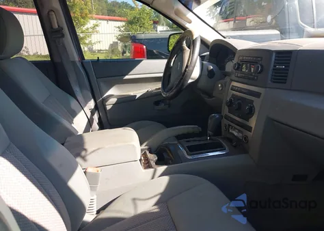 2005 Jeep Grand Cherokee Laredo z USA, uszkodzony, nr VIN 1J4GR48KX5C693550